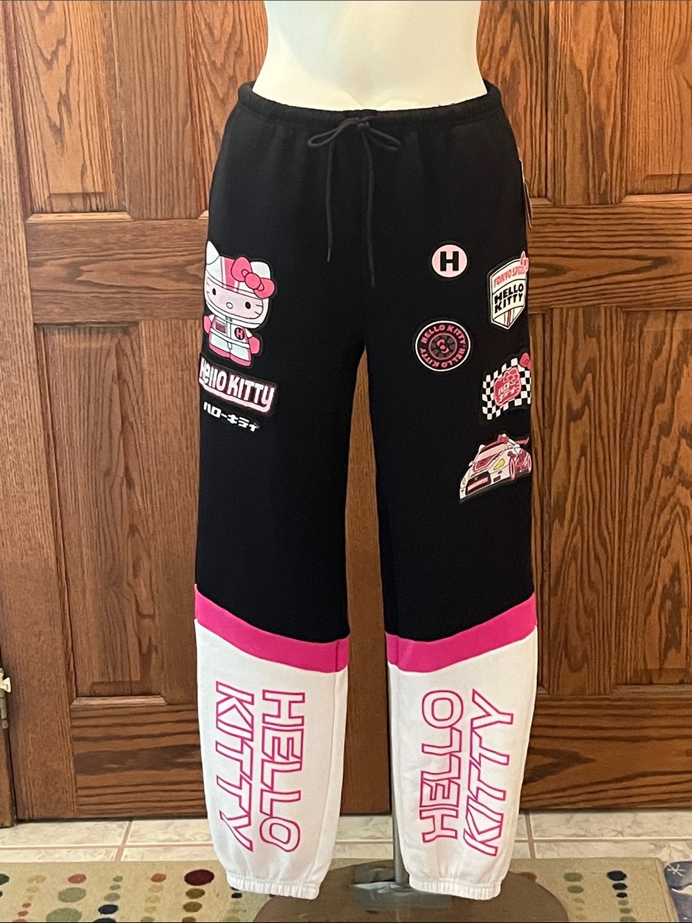 NWT Hello Kitty graphic patch jogger sweats M